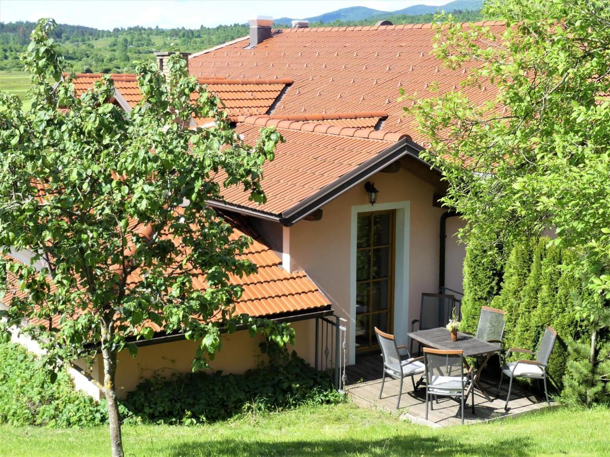Pension Na Meji Пивка Экстерьер фото