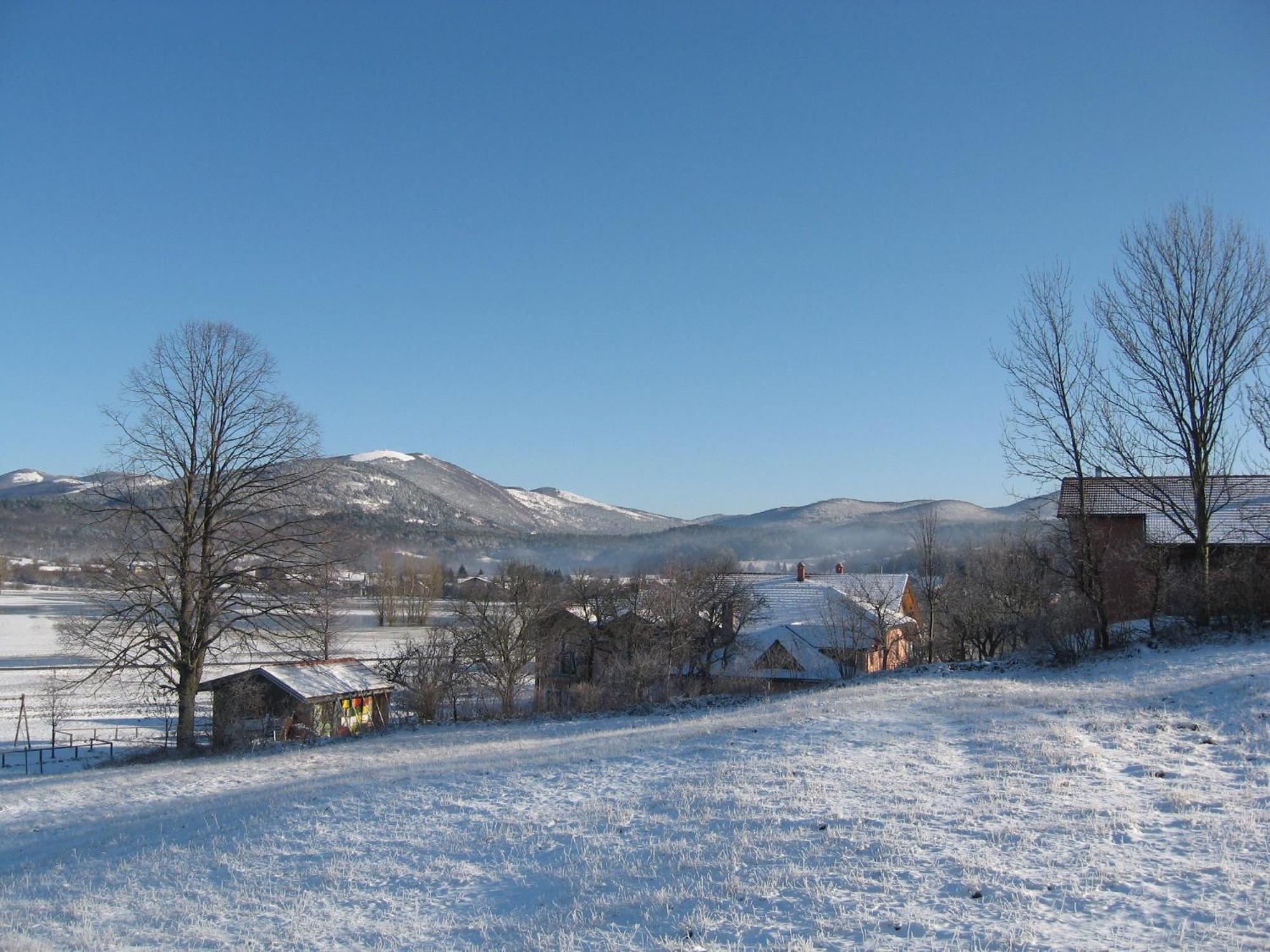 Pension Na Meji Пивка Экстерьер фото