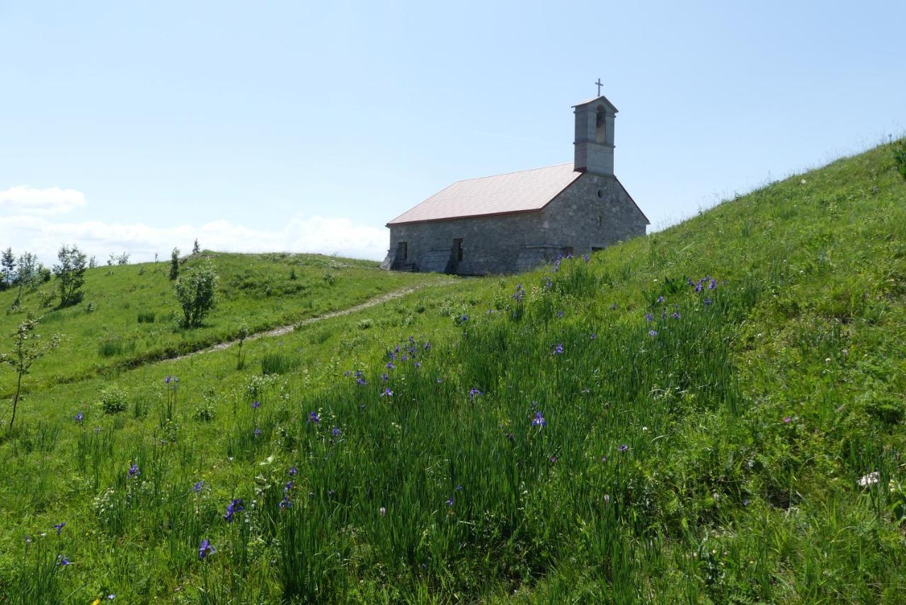 Pension Na Meji Пивка Экстерьер фото